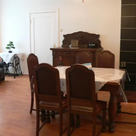 Apartman Zum Gruenen Holz *