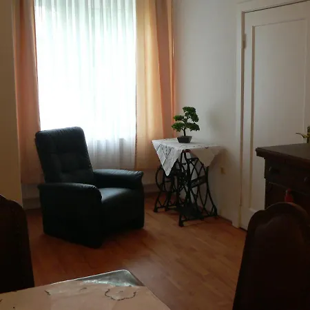Zum Gruenen Holz Apartman *